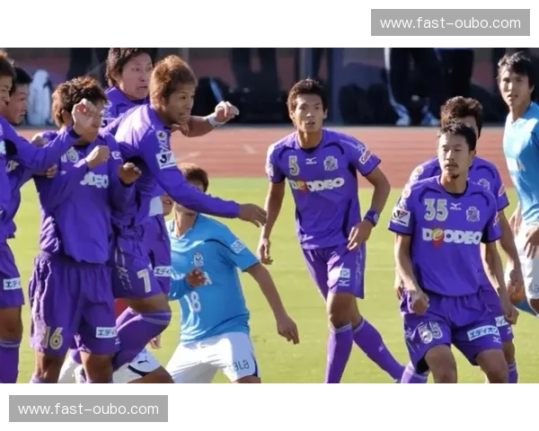 激情碰撞，荣耀之争：河床与广岛三箭的绿茵史诗